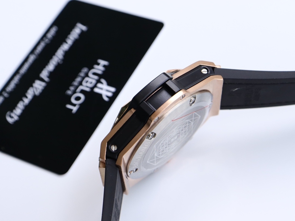 ウブロコピー時計着用イメージ